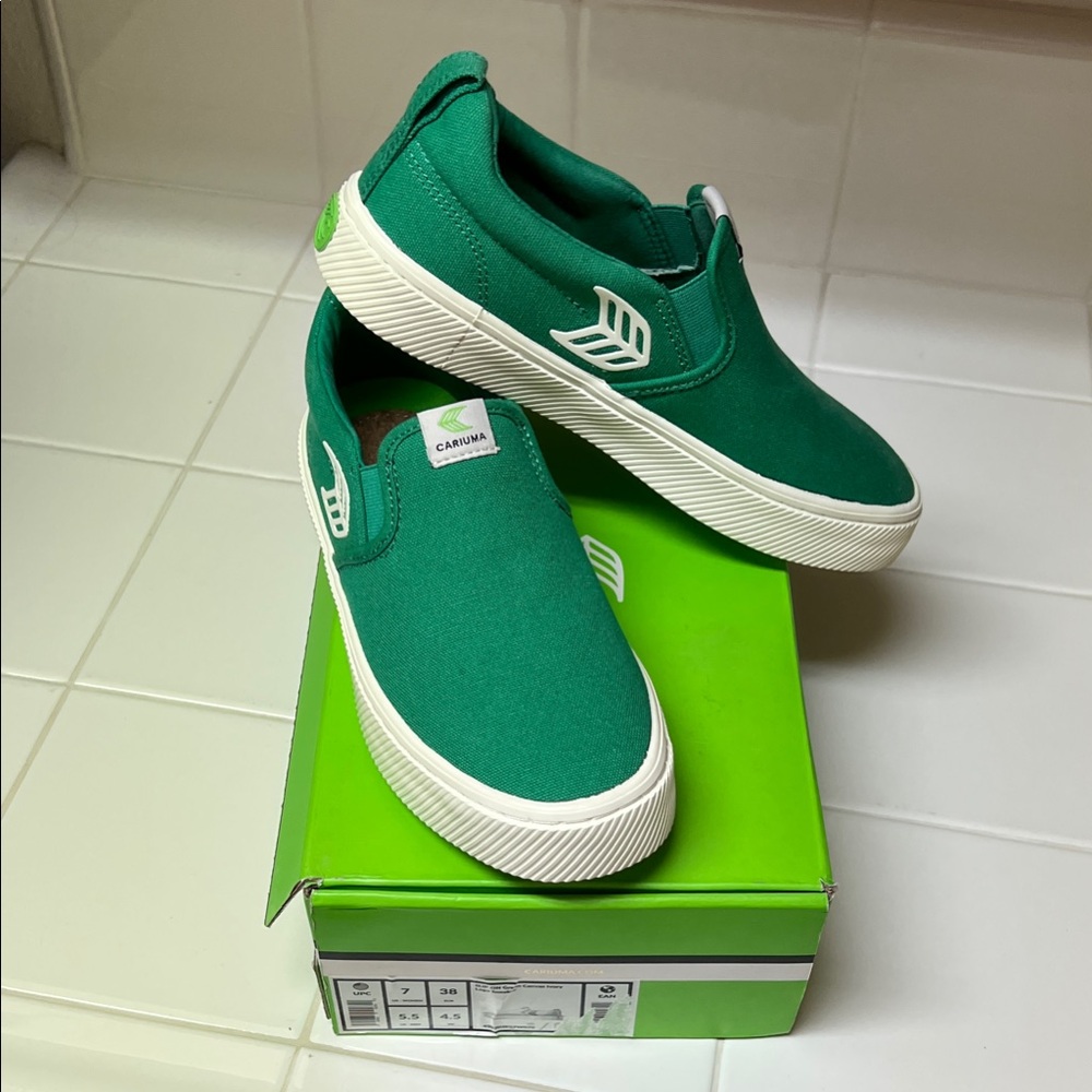 Cariuma Green Slip-On Sneakers - Brand New in Box